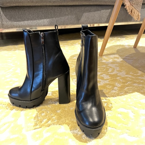 Black Boots - Picture 2 of 6